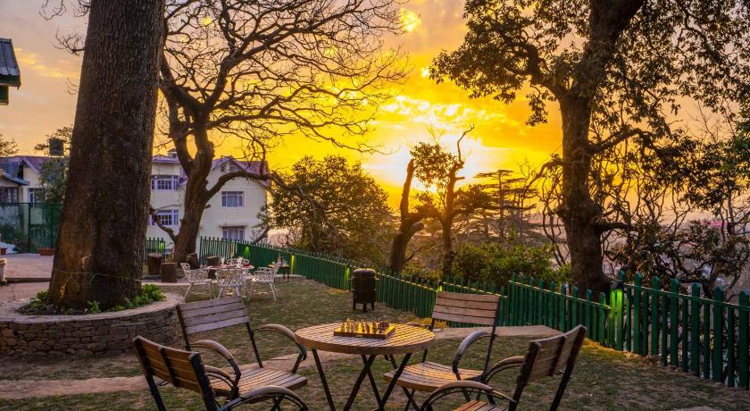 StayVista at Nau Nabh Cottage - Paradisiacal Abode — Hotel in Shimla