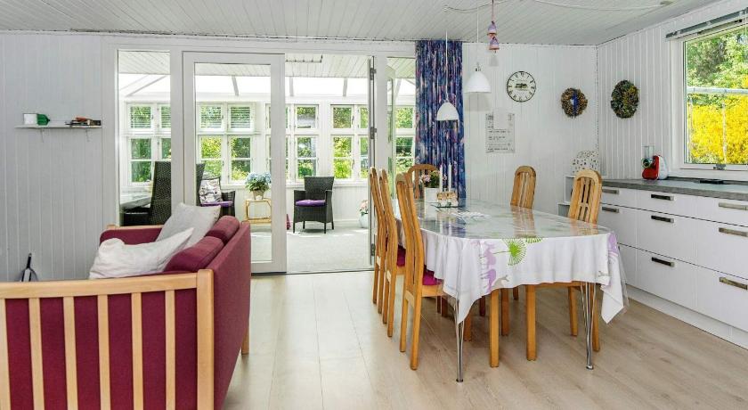 Simplistic Holiday Home in Ringk bing near Sea (formerly Holiday Home ...