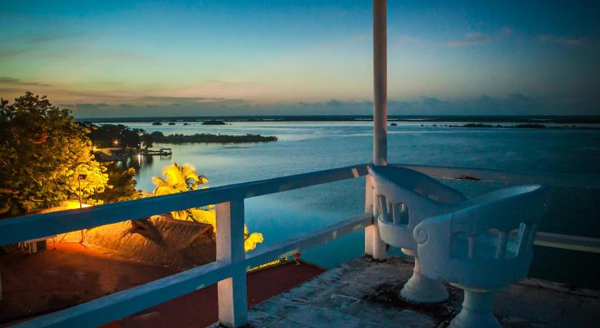 Hotel Laguna Bacalar photo