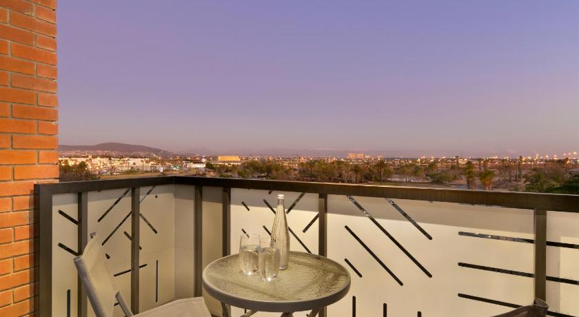 Bridgewater One 605 by HostAgents photo