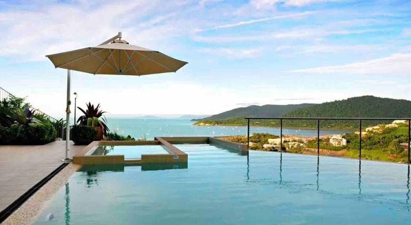 The Top Floor Luxury accomodation for 2 Spa Bath photo