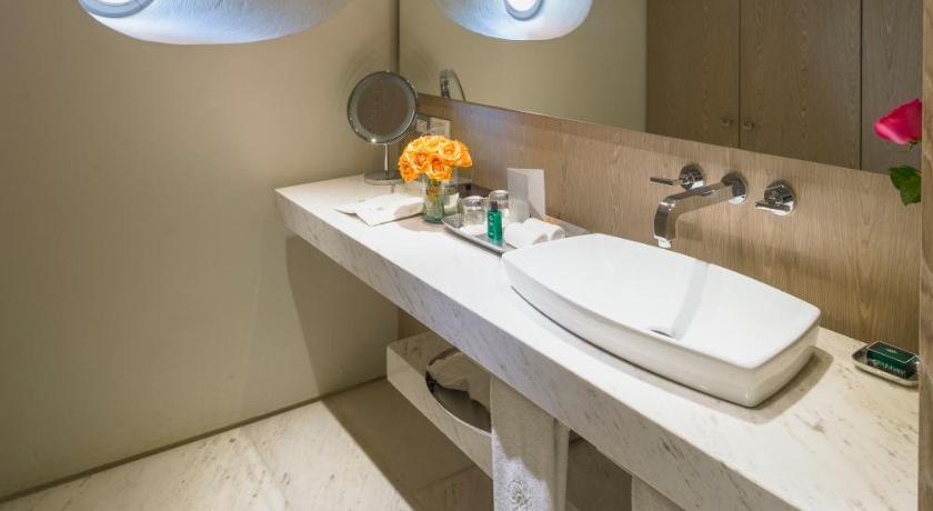 รูปของห้องโคโลเนียลสวีท (Colonial Suite) 14