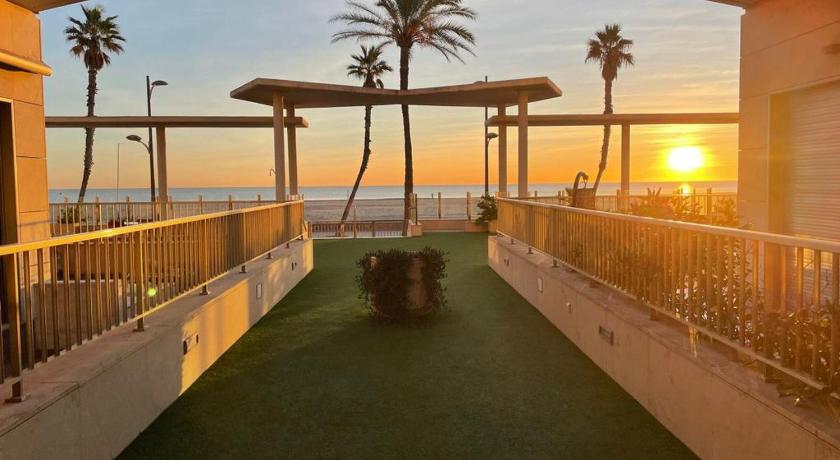 Sunny&amp;Beach in Valencia — Hotel in València