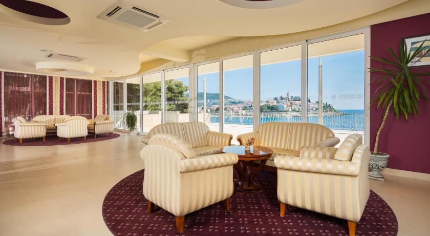 Hotel Zora Pavilions - image 2