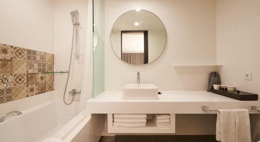 Image of Quad Suite 2