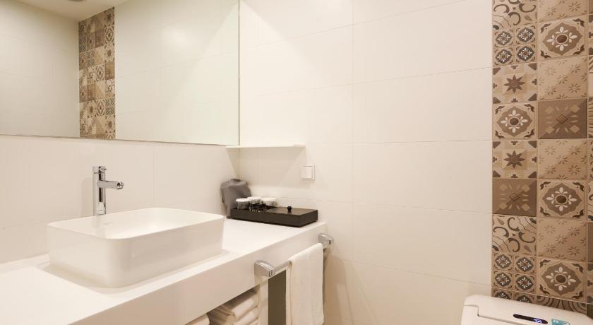 Image of Quad Suite 7