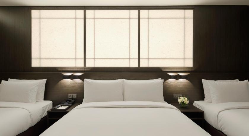Image of Quad Suite 6
