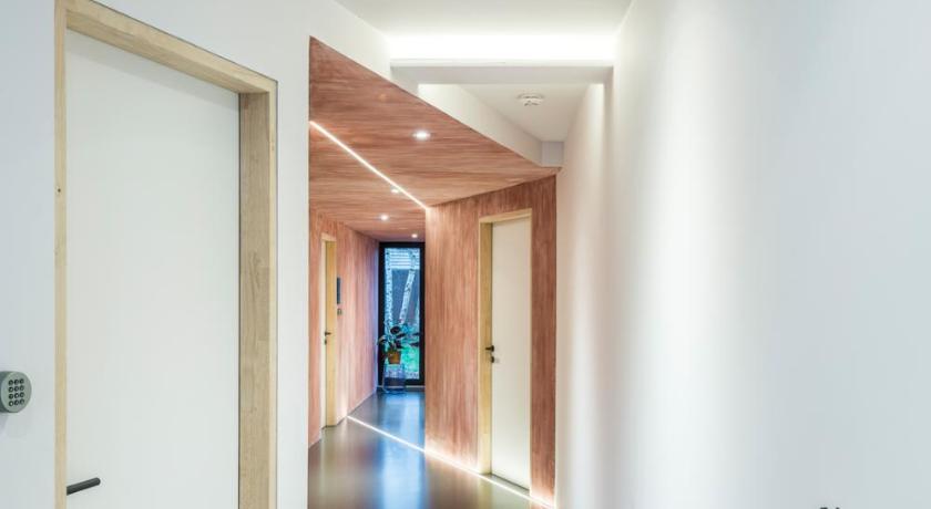 Poutrelle Guestrooms — Hotel in Bruges