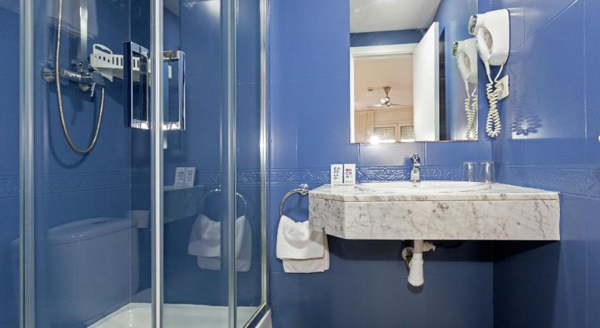 Hostal Bcn Port photo
