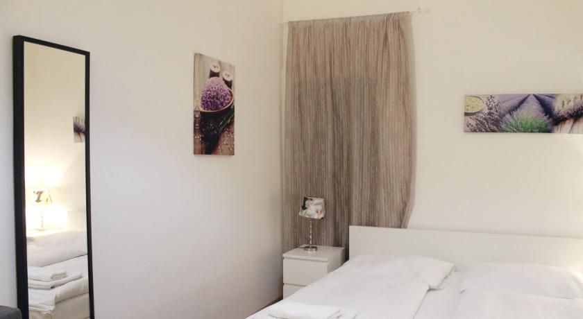 Modern Apartment Ve Smeckach 28 photo