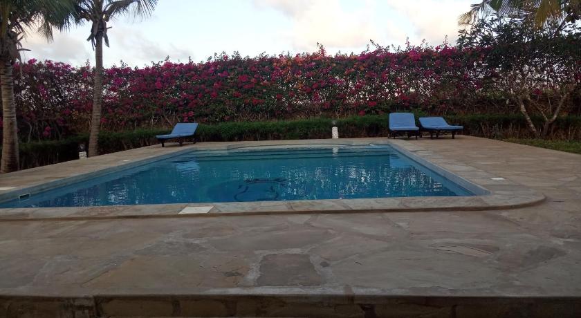 Queen K Cottages Watamu At Chrystal Homes photo