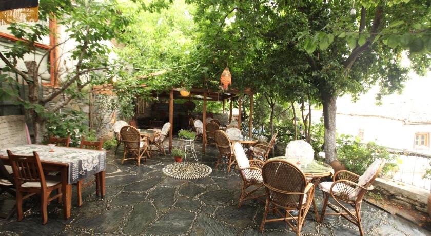 Kirkinca Houses - image 2