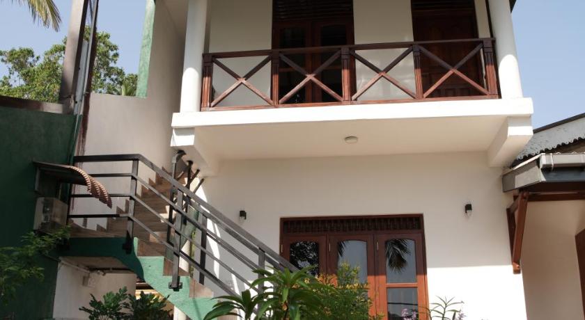 Surf Nest Hiriketiya — Hotel in Tangalle