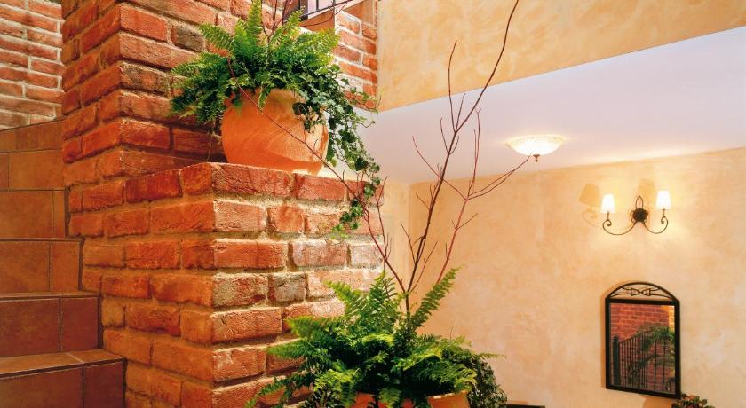Hotel and restaurant Via Ironia photo
