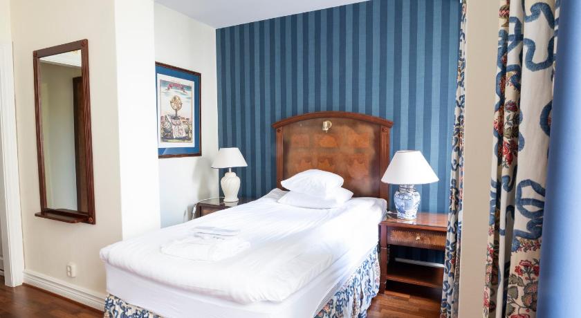 Grand Hotel Saltsjobaden photo