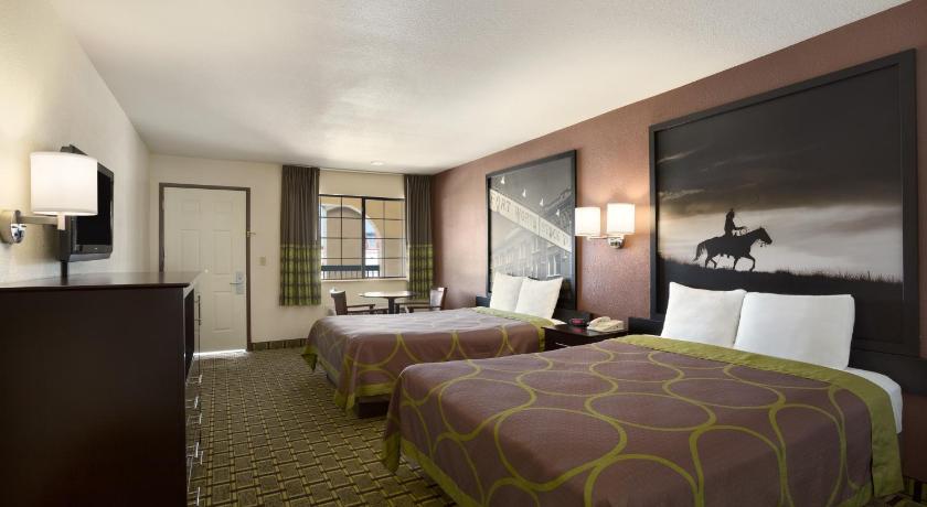 Super 8 By Wyndham Grand Prairie Southwest