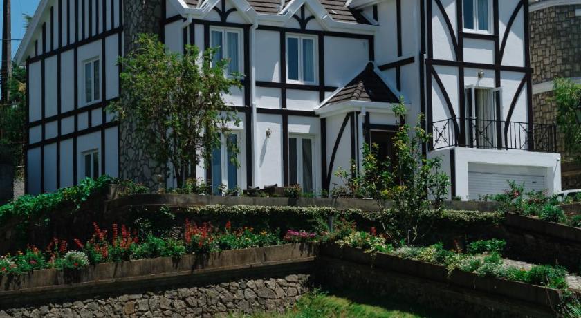 Tudor Barn - Little England Cottages — Hotel in Nuwara Eliya