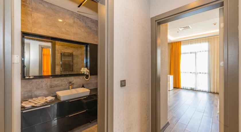 Agora Suites photo