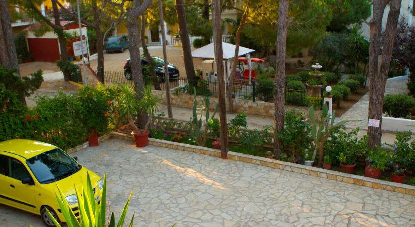 Pyrgaraki Studios and Apartments photo
