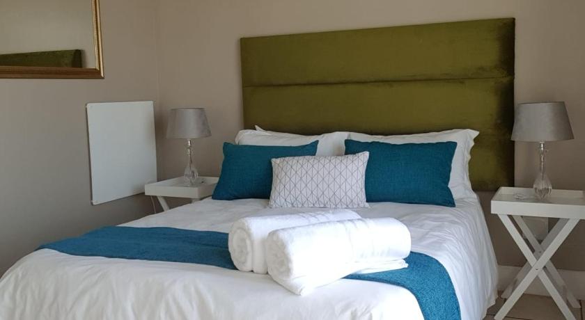 Cascades Self-Catering Apartments photo