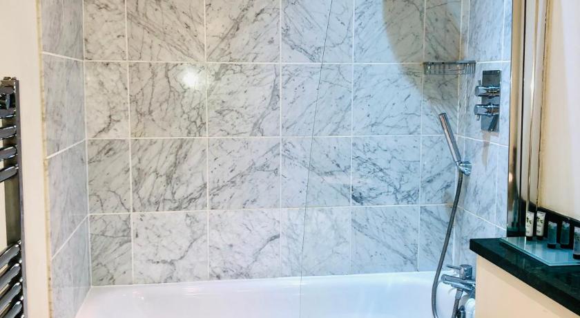 Luxury apartment in the heart of Bath photo