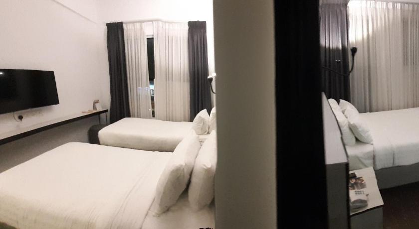 Image of Superior Family Room 7