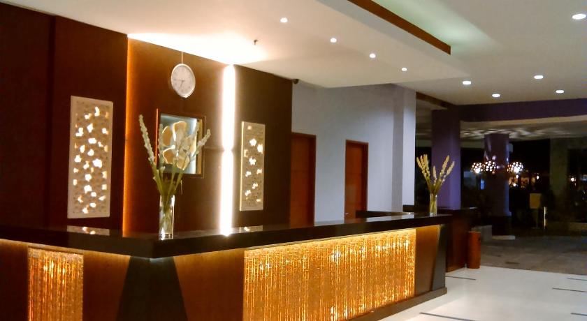 Kuta Central Park Hotel - image 11