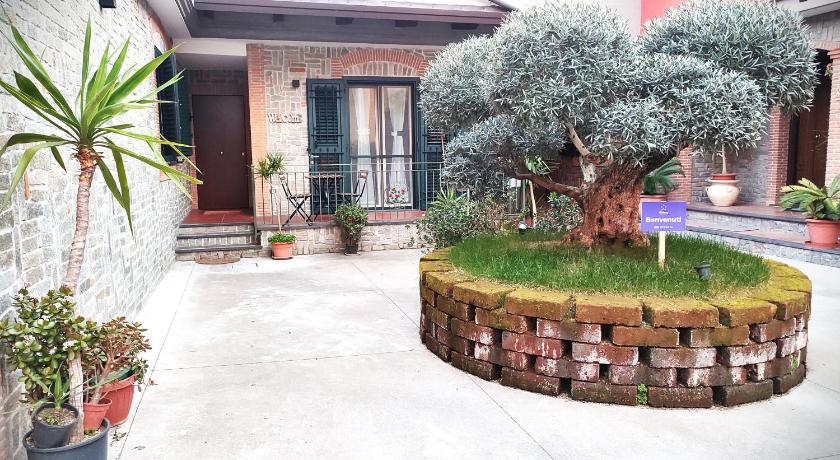 Midway House Italy Apartment