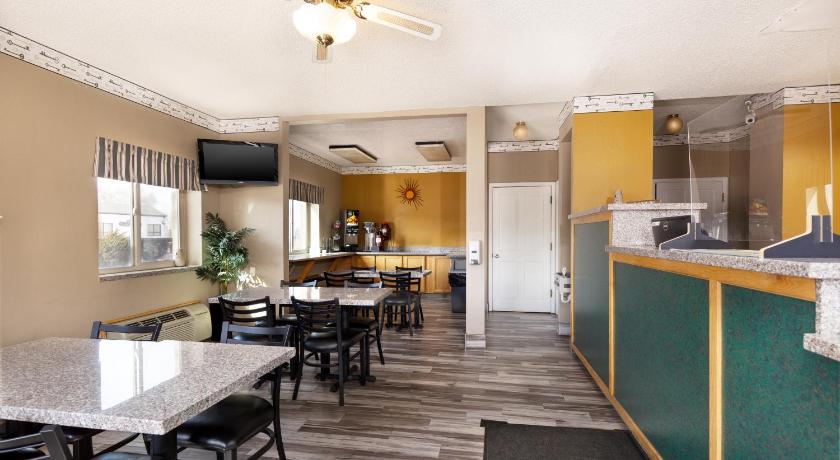 Bardmoor Suites photo
