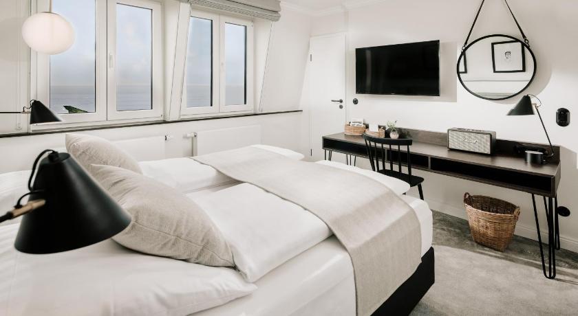 Image of Double Room with Sea View 0