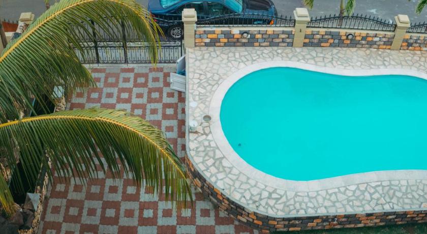 RS VILLAS student share apartments with private room,free wifi ,100mts to the beach — Hotel in Mauritius Island