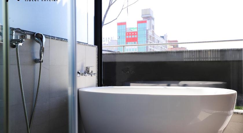Image of Top View Room with Bathtub 8