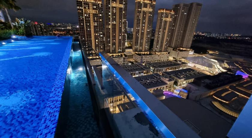 Pavilion 2 I Aurora Revo I Sky PooL I 2-4pax photo