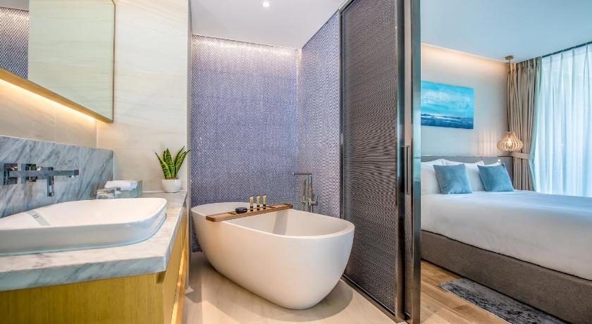 Image of Family Ocean View 2