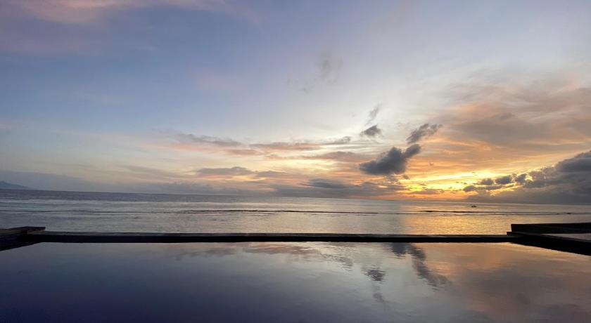 Cave Beach Bungalow - image 25