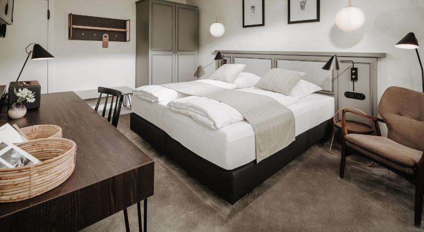 Image of Double Room with Sea View 3