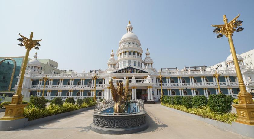 Gadiraju Palace Convention Centre & Hotel - image 49