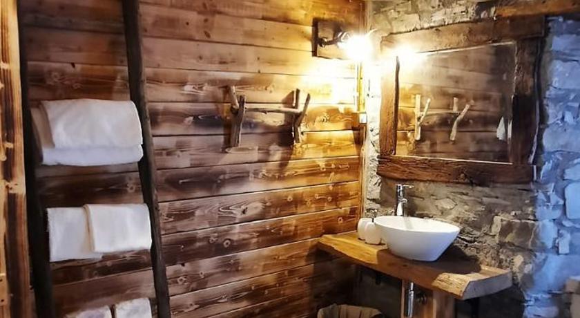 b&b La Corte dei Cerri- Il Piccolo Chalet