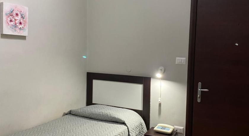Image of Single Room 1