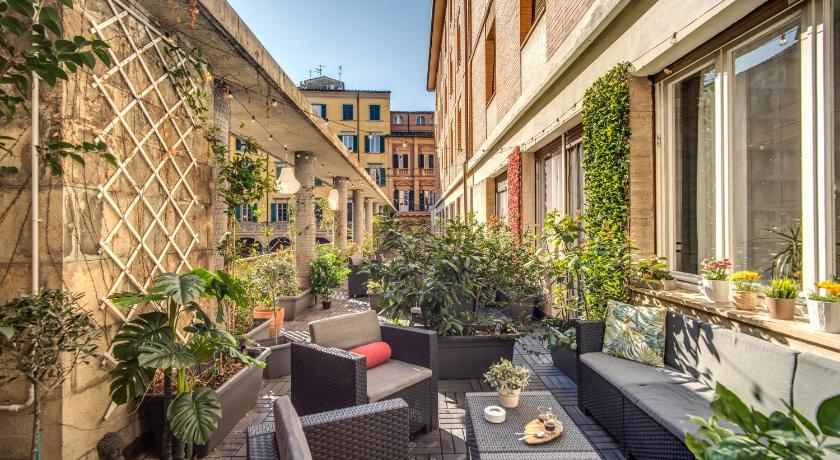 AwesHomeItaly - Hanging Gardens — Hotel in Pisa
