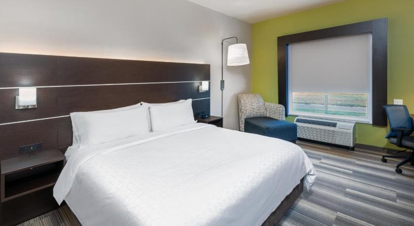 Holiday Inn Express Hotel & Suites Picayune photo