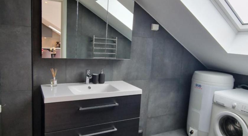 Lovely 2-bedroom loft with panoramic view. photo