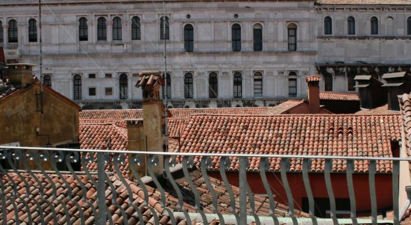 Hotel Antigo Trovatore photo