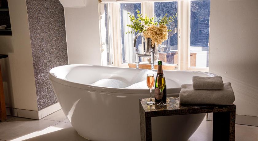 Image of Master Suite 2
