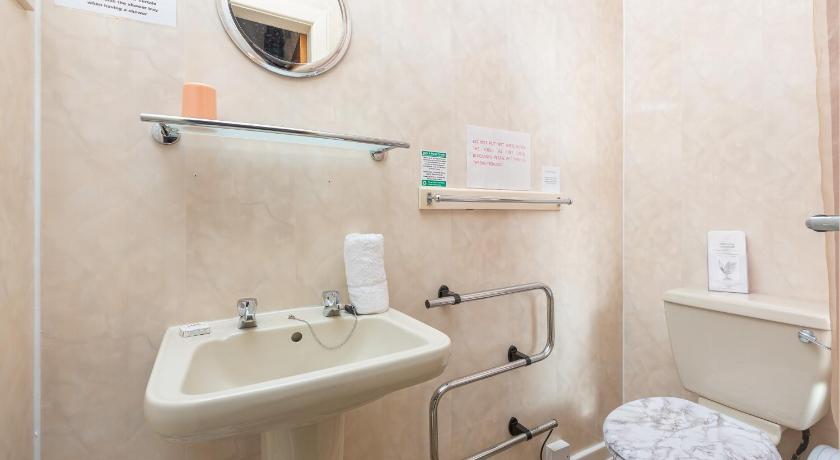 The Sandringham Court Hotel & Sports Bar-Groups Welcome here-High Speed Wi-Fi photo