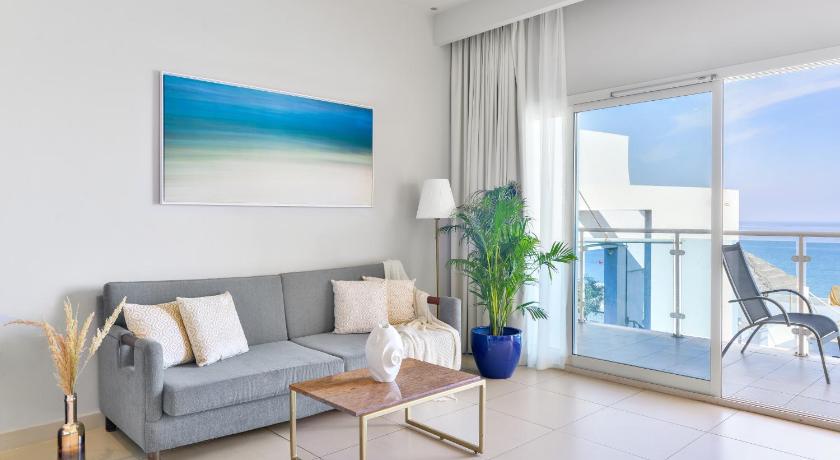 Image of PREMIUM ROOM - OCEAN VIEW - BALCONY 3