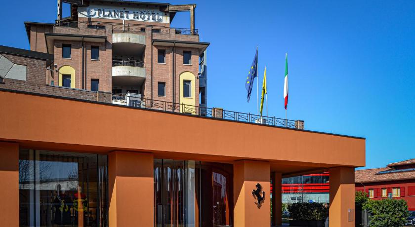 Planet Hotel photo