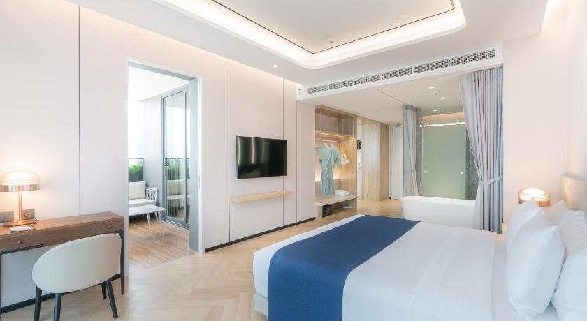 Image of Honeymoon Suite with Ocean View 6
