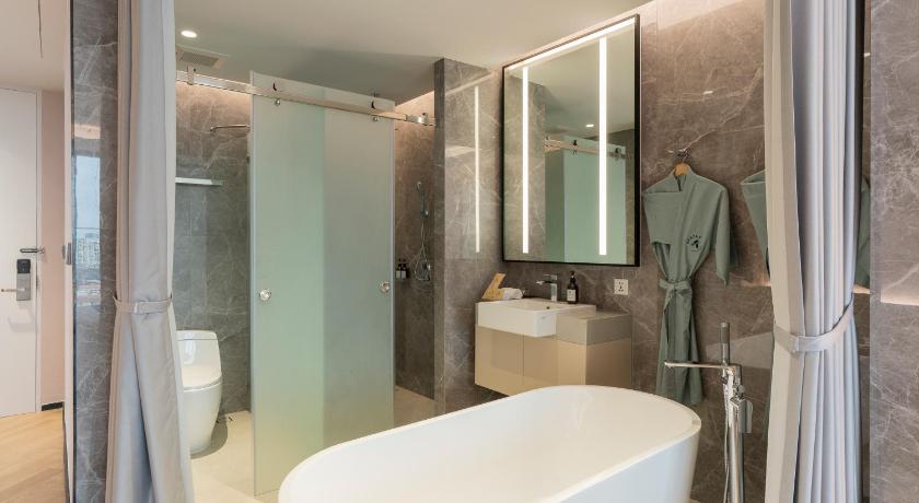 Image of Honeymoon Suite with Ocean View 14