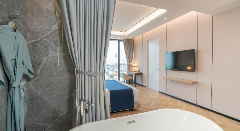 Image of Honeymoon Suite with Ocean View 2